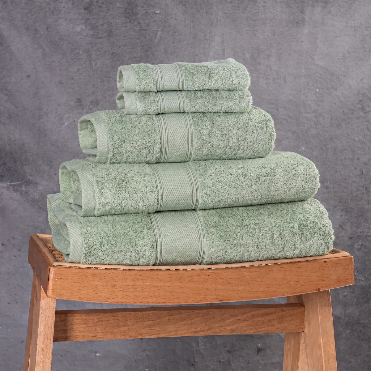 Set Of 5 Plain Towels 600 GSM