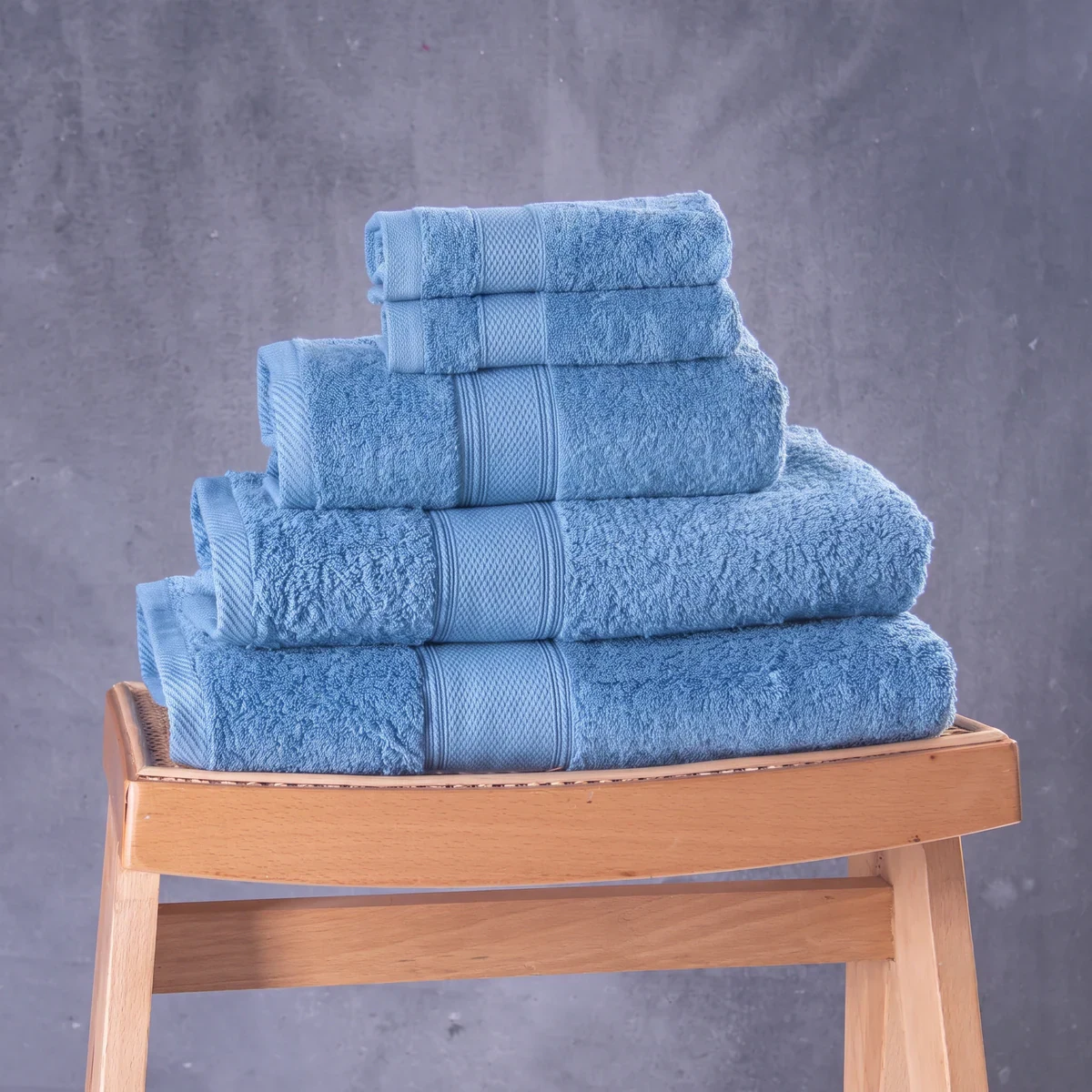 Set Of 5 Plain Towels 600 GSM