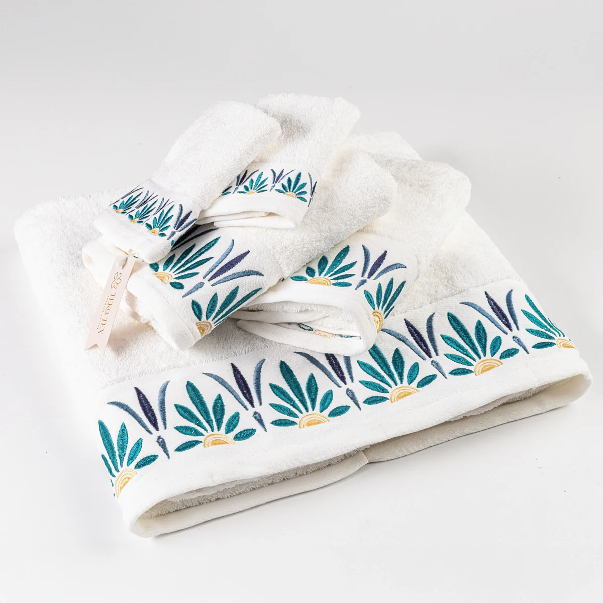Embroidered Towel 600 GSM - Image 1